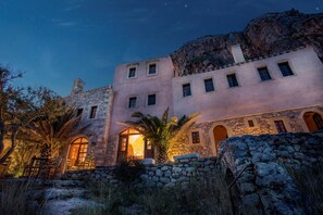 Exterior - New Malvasia Hotel (Monemvasia)