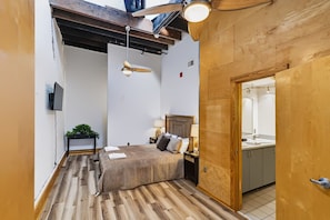 _DSC9535-HDR - Historic Brick Loft | Heart of Downtown Knoxville (Knoxville)