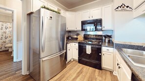 Private kitchen - Walk to Slopes from Sugar Ski (Sugar Mountain)