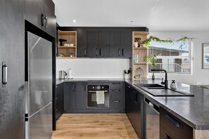 Private kitchen - Sunset Vista - Mangawhai Heads Holiday Home (Mangawhai)