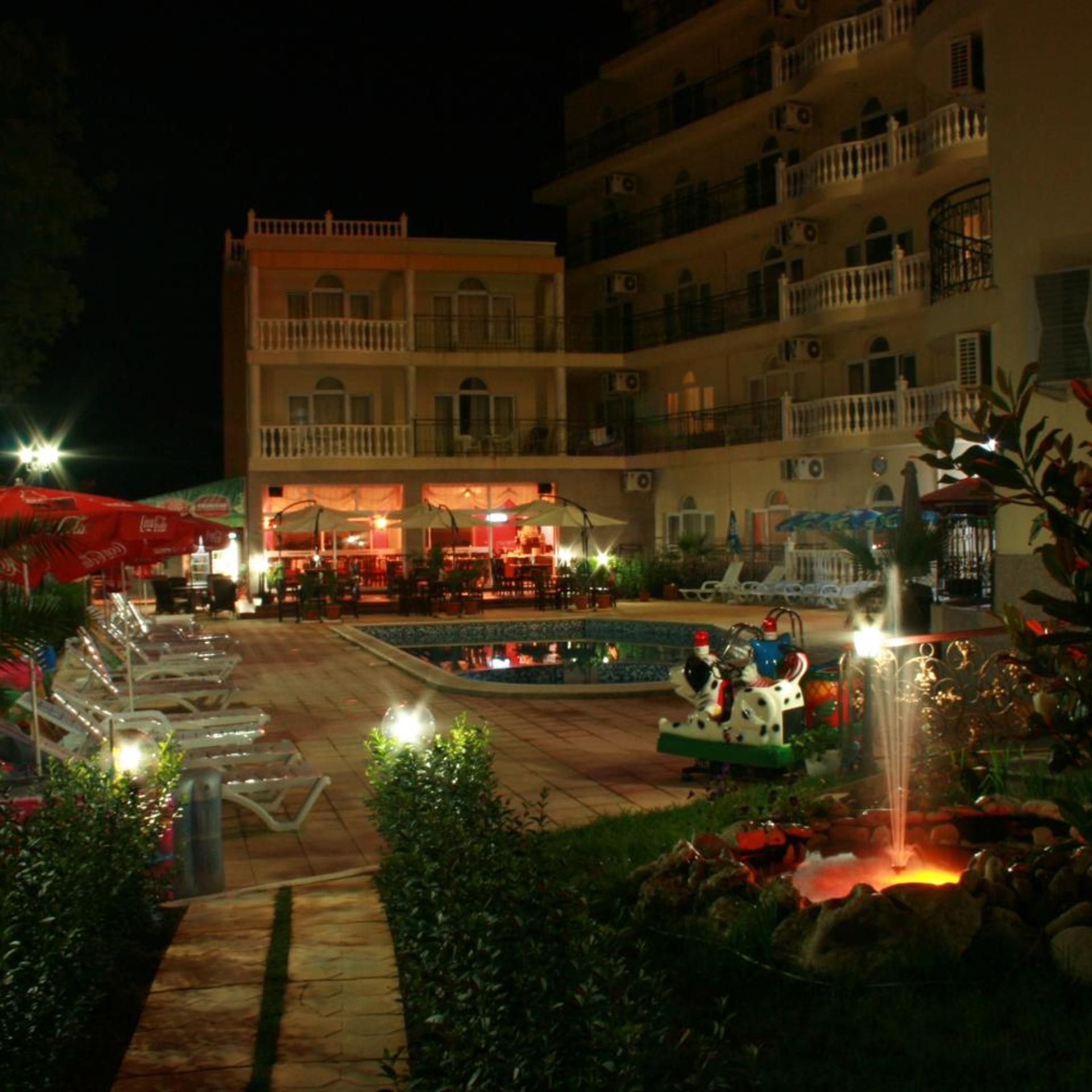 حمام سباحة