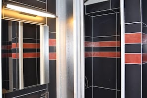 Bathroom - Charles Bridge Hostel & Apartments (Prague)