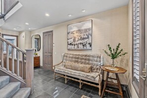 Welcoming entryway with mountain-inspired décor - Ski-In/Ski-Out Beaver Creek | Walk to Village (Beaver Creek)