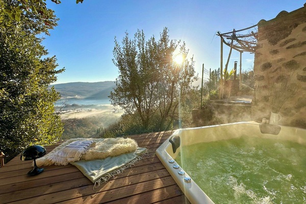 Outdoor spa tub