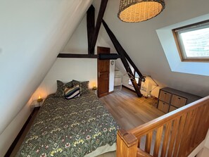 Room - Little Mathilda, a cozy, quiet little house right in the heart of downtown (Caen)