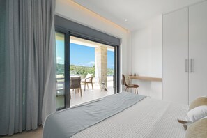 Room - Le Mont Blanc | 2-Bedroom Apartment with Shared Pool (Kounoupidiana)
