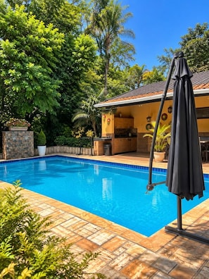 Pool - Country house with heated pool and gourmet area in an apartment in Goiânia. (Aparecida de Goiânia)