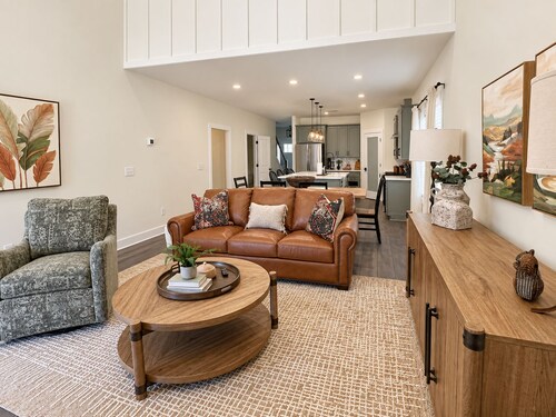 New Build Made for LakePoint Group Stays Sleeps 10
