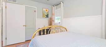 Cute modern 2 bedroom cottage in Abilene, Texas