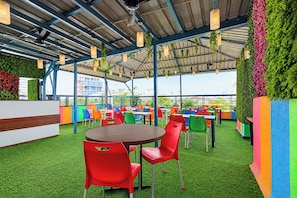 Tempat makan luar
