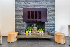 Interior - Lagoonfront Home w/ Private Deck & Steam Shower (Foster City)