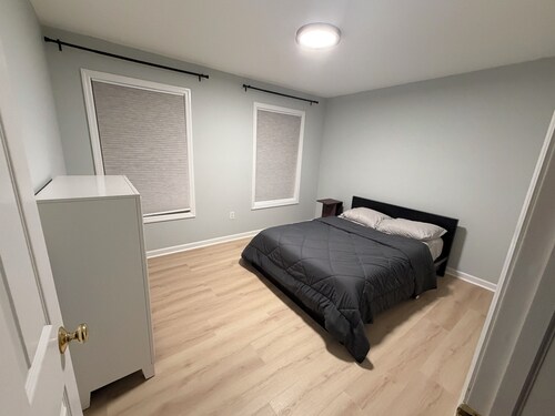 Soothing room in a quiet house near Penn State