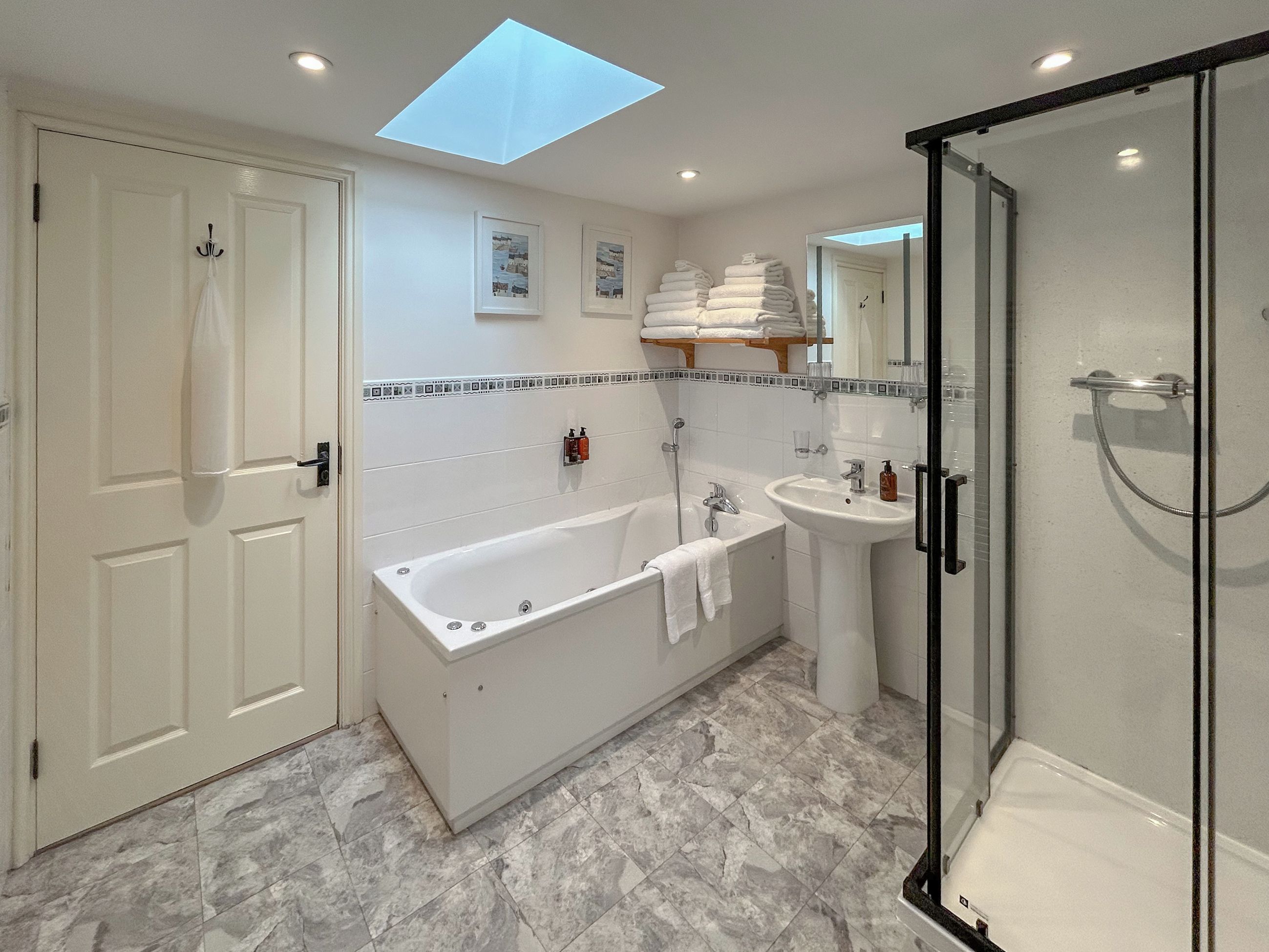 Bathroom | Oak Cottage - Old Lonan Church Farm Cottages, All Isle of Man