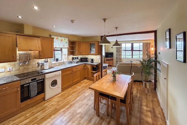 Kitchen | Elder Cottage - Old Lonan Church Farm Cottages, All Isle of Man