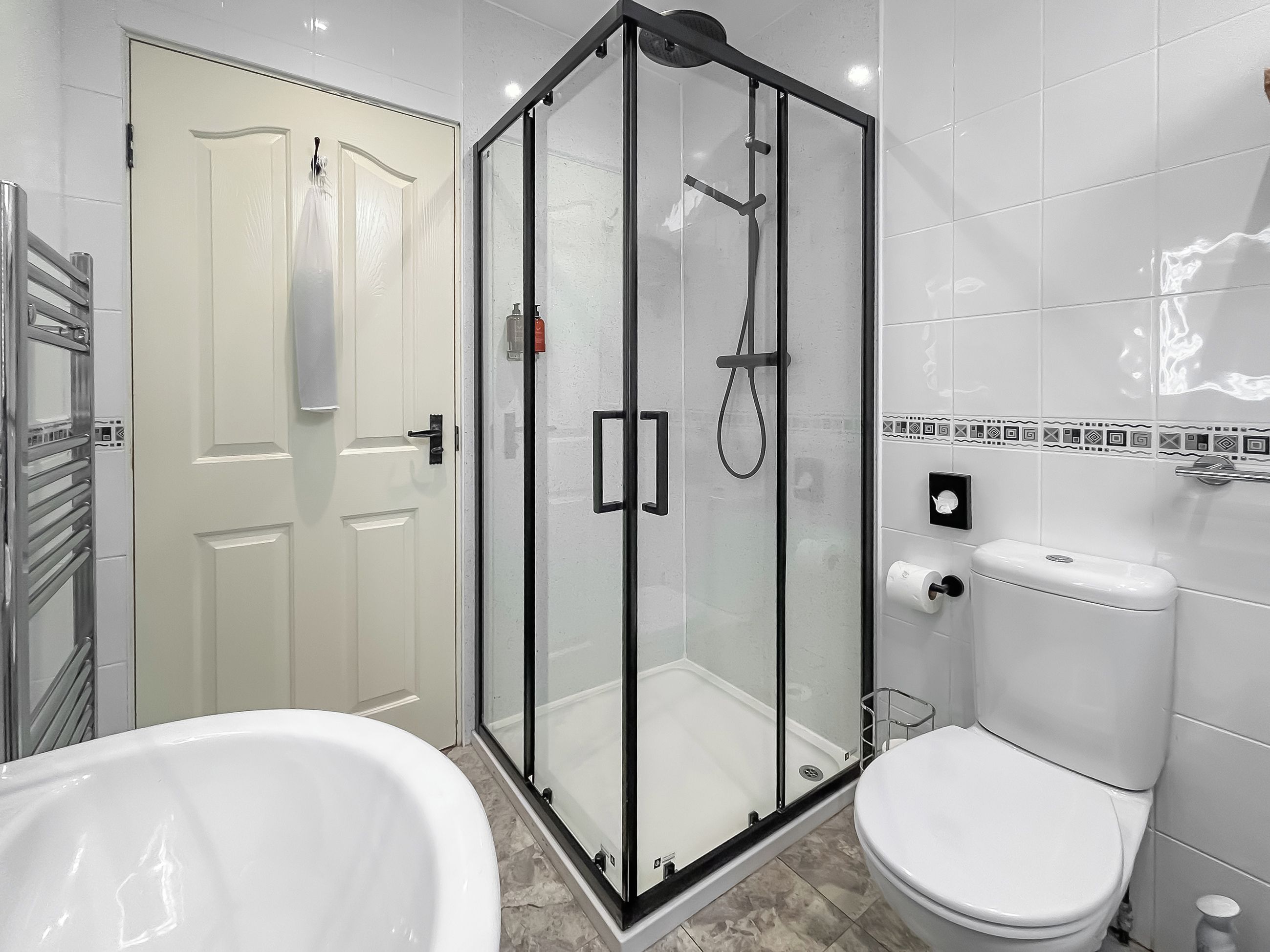 Bathroom | Elder Cottage - Old Lonan Church Farm Cottages, All Isle of Man