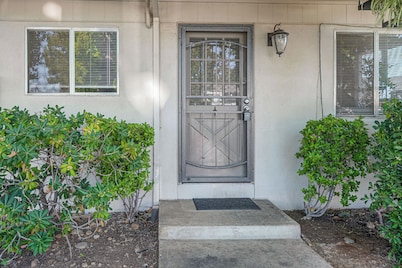 Central Folsom Condo: Walk to Parks & Dining
