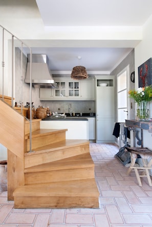Interior - Villa 'La Bergerie' with Sea View, Wi-Fi and Air Conditioning (Coti-Chiavari)
