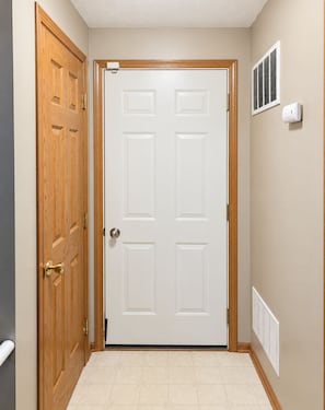Interior - Serene 3-bedroom 2-bath house (Omaha)