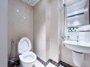 Bathroom - Paar Homestay 76C18 - Near Airport (Ho Chi Minh Municipality)