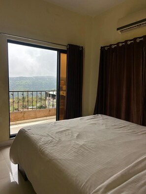 Room - Sakshi Residency (Panchgani)