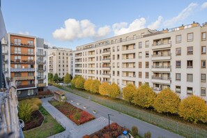 View from room - Lumina 2BR Apt w/ Parking & Balcony  (Warszawa)