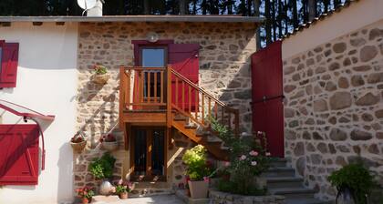 Guest Room 'Chambre Le Rouet' with Mountain View, Shared Garden and Wi-Fi