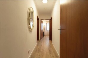 Interior - Forest Oasis Apartment, Terrace, Near Frankfurt (Oberursel (Taunus))