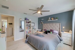 Interior - Lanai, Pool & Patio Bar! Spacious Home Near WDW (Davenport)