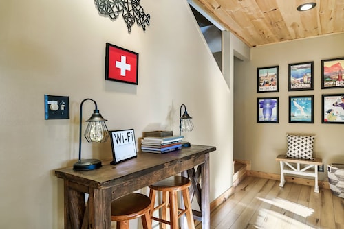 Smoky Mtn Escape Hot Tub Fire Pit Game Room