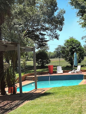 Pool - Room-charming B&B Retreat in Springs wit (Springs)