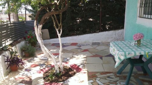2-bedroom building in fabulous Saranda with AC for relaxing stays