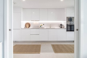 Kitchen - LMe9BA- Modern flat close to beach and port (Estepona)