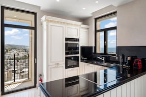 Private kitchen - The Ararat Grand Residences (Parekklisia)