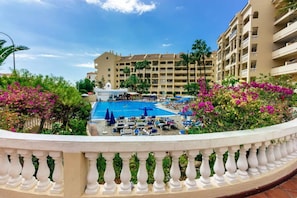Pool - Castle Harbour 1 bed duplex C119 with Sea View, Shared Pool and Wi-Fi (Los Cristianos)