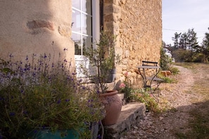 Outdoor dining - Bessire Chambre et tables d'hôtes (Belflou)
