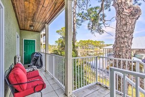 Enjoy your little piece of lagoon views! - 🌴 Bonita Circle 206A 🎣Fishing Dock 🏊‍♀️Pool 🏖️Balcony🌴 (Panama City Beach)