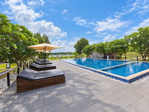 Aranya lake Resort By CCI