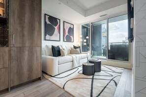 Living area - Yorkville Elegance 1BR Retreat | Parking Available (Toronto)
