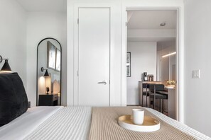 Room - Luxury Yorkville 1BR Suite with Private Balcony | Parking Available (Toronto)