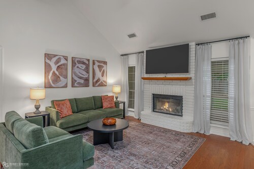 Modern Ranch with King Bed + Spa Bath + Patio + Easy Access