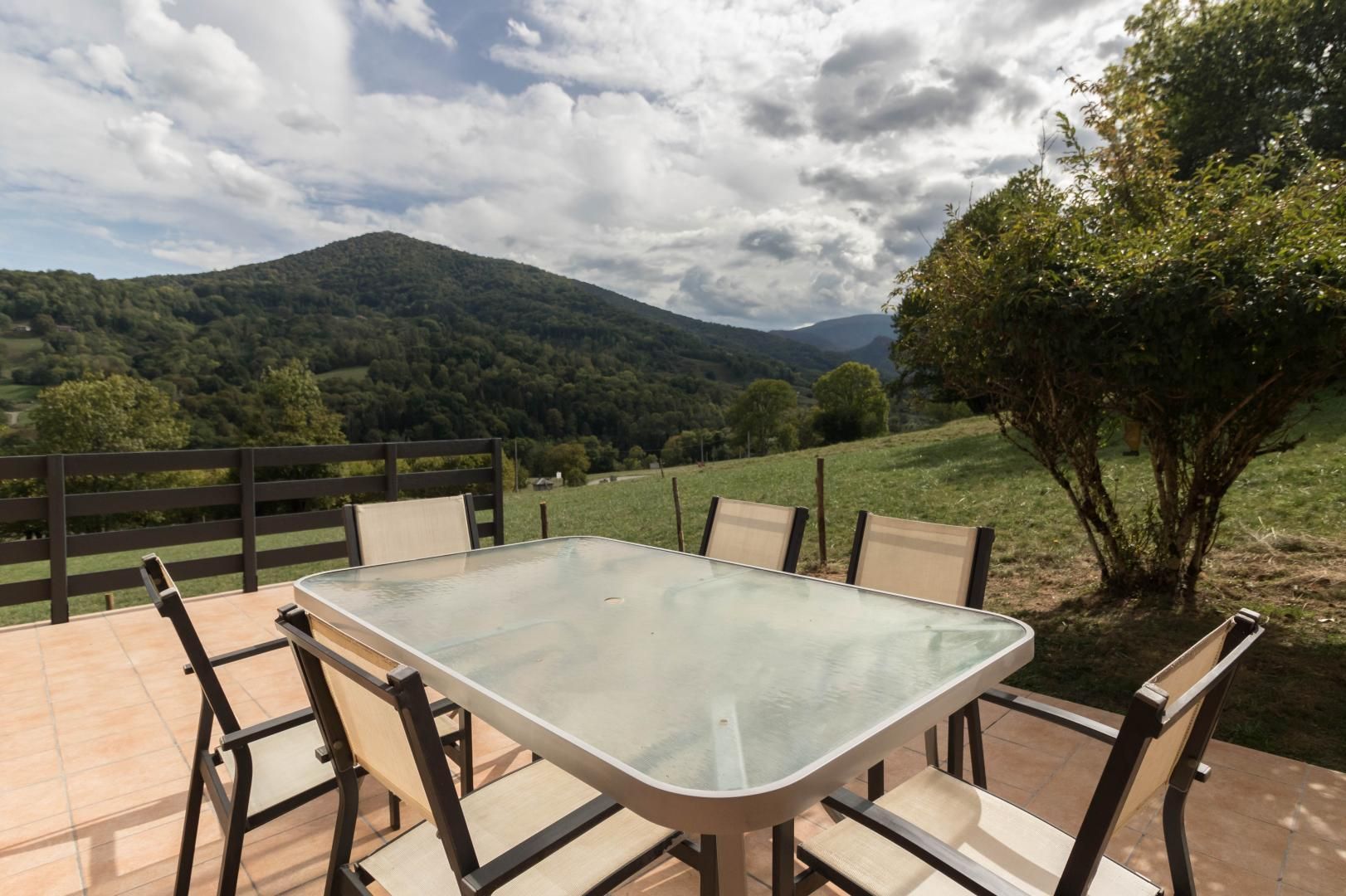 Terrasse.Le.Gîte.D'Espas.Sengouagnet.Aspet.Mourtis
