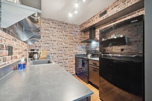 Private kitchen - Fairlane #3 I 2 BR 1 BA (Lansing)