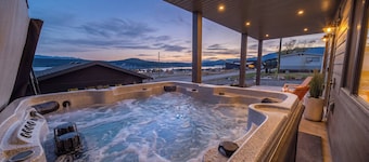 Koocanusa Retreat - Lake Days and Ski Getaways