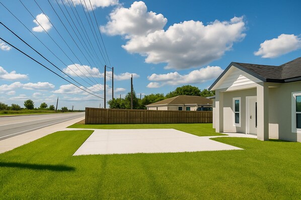 Property grounds - New Modern Home 10 Mins to WEC & Equestrian Center (Ocala)