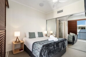 Room - 2 Bedroom Rooftop Poolside (Kings Beach)