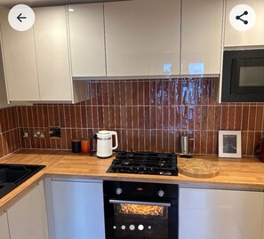 Image 4 - One Double Room in Holyrood Apartment (Edinburgh)