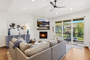 Living area - Black Rock Ridge 14457 (Hideout)