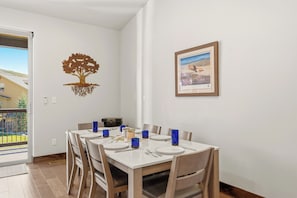 Dining - Black Rock Ridge 14457 (Hideout)