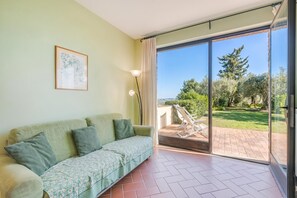 Living room - Chianti Site Apt Prato Shared Pool| 4, Castelfiorentino, Italy (Castelfiorentino)