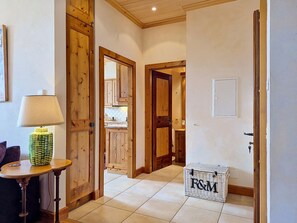 Inside other - Le Chamois d'Or A303 by Interhome (Crans-Montana)
